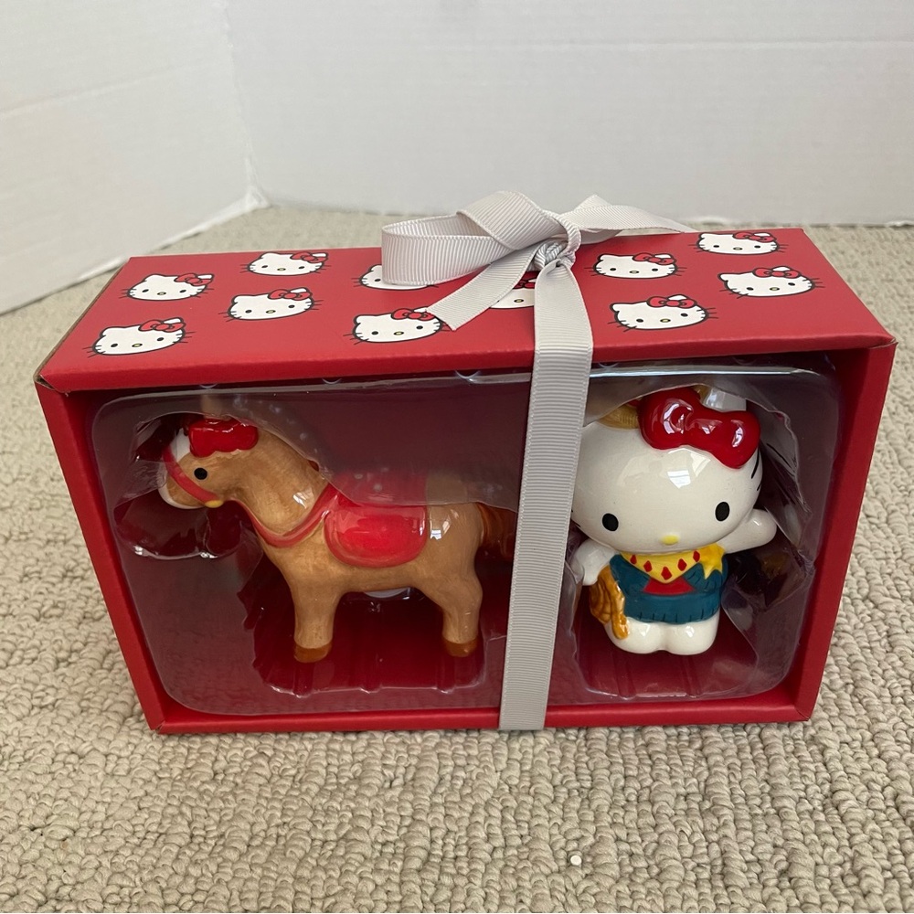 NIB hello kitty cowboy and horse salt and pepper shakers